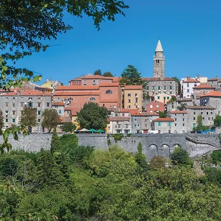 In Vlasici - With 2 Bedrooms, Wifi&outdoor Swimming Pool * Kršan