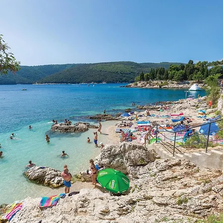 Vakantiehuis In Vlasici - With 2 Bedrooms, Wifi&outdoor Swimming Pool *