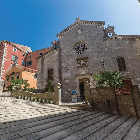 Vakantiehuis In Vlasici - With 2 Bedrooms, Wifi&outdoor Swimming Pool Kršan